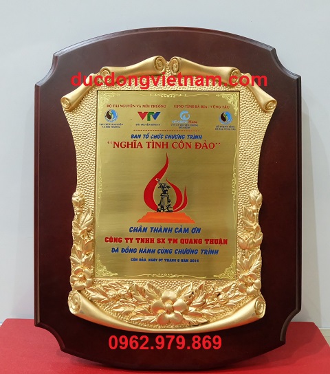 Quà tặng lưu niệm gỗ đồng,quà tặng để bàn